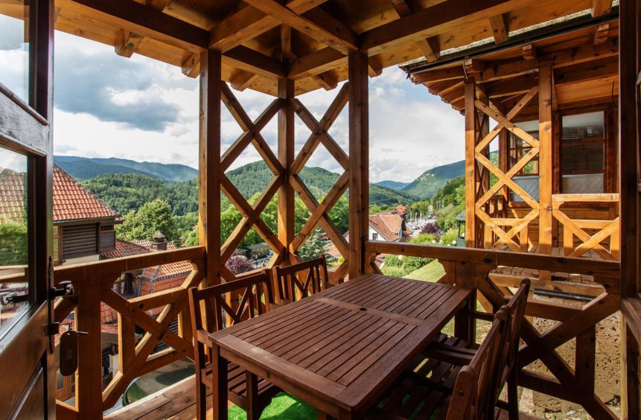 Konaciste Osmica * Mokra Gora